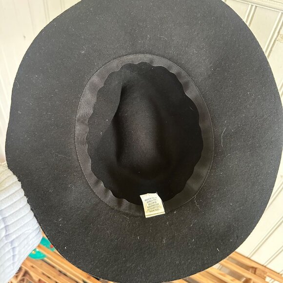 Wide-Brim Black Wool Fedora With Braided Metallic Gold Accent Band - Picture 2 of 6